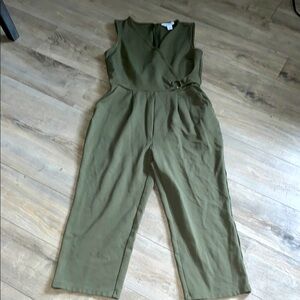 Liz Claiborne Green V-Neck Jumpsuit